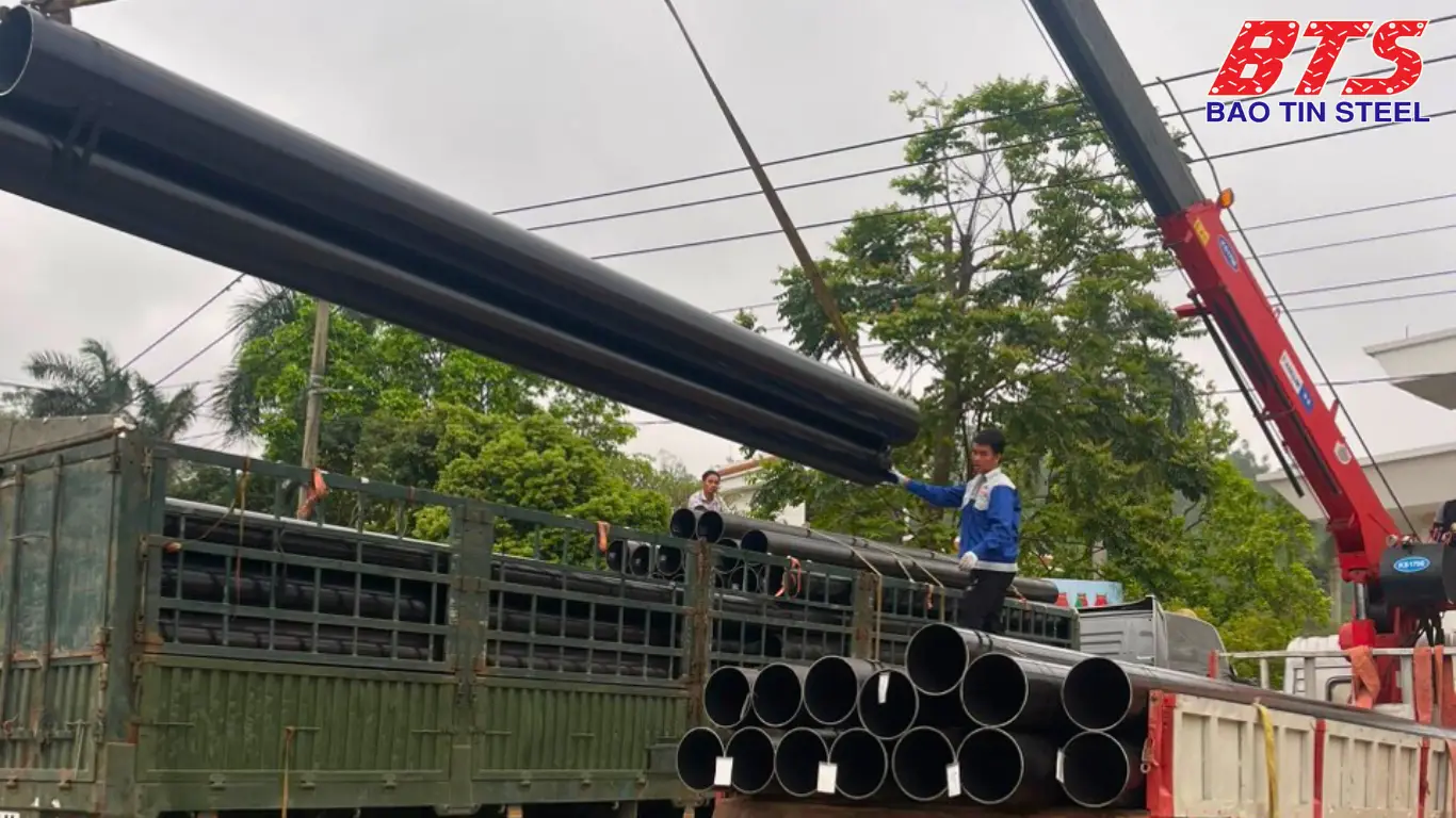 Giao ống thép đen DN300 đến công trình